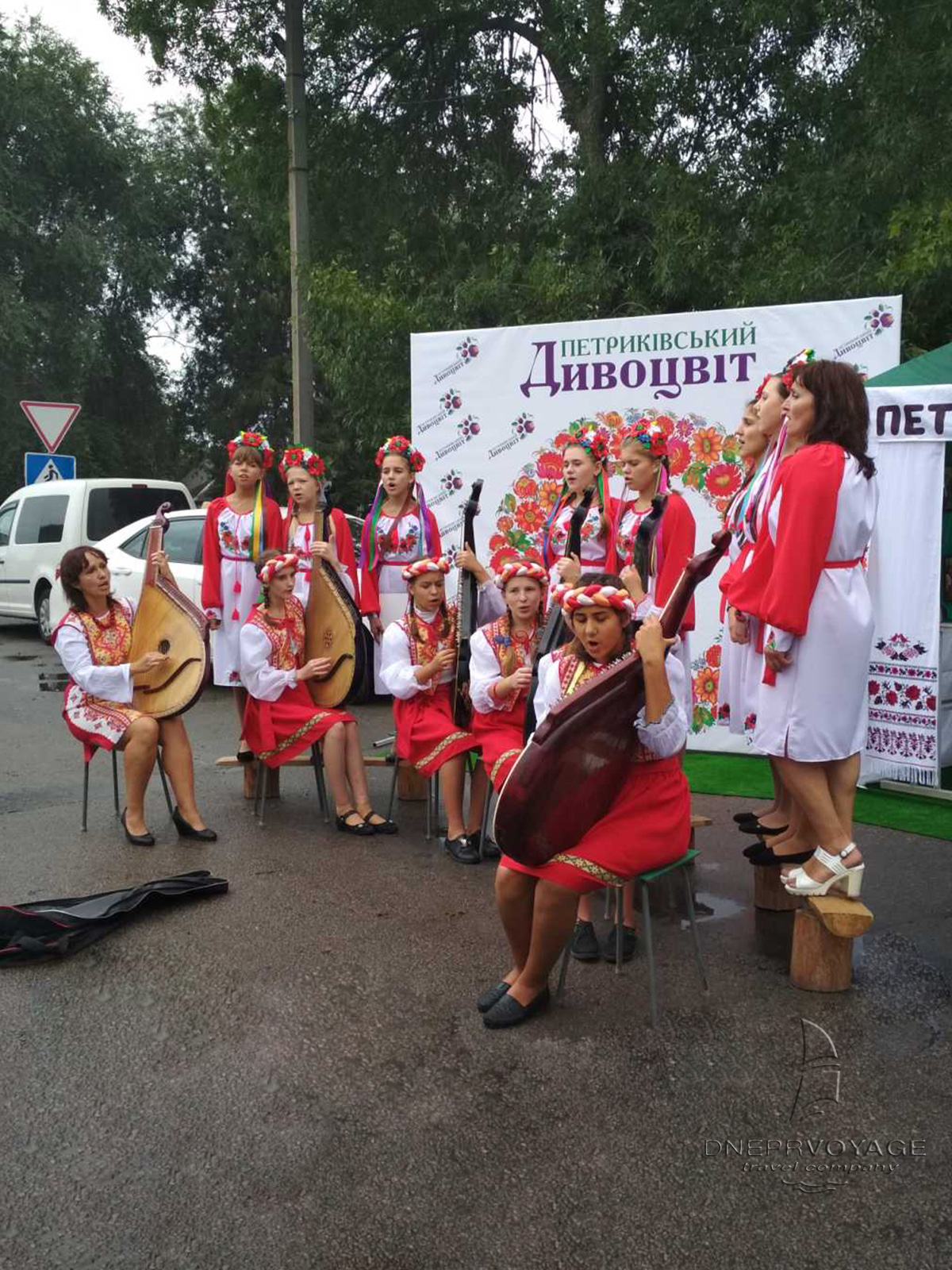 Petrykivskiy_Dyvotsvit_folklor_photo