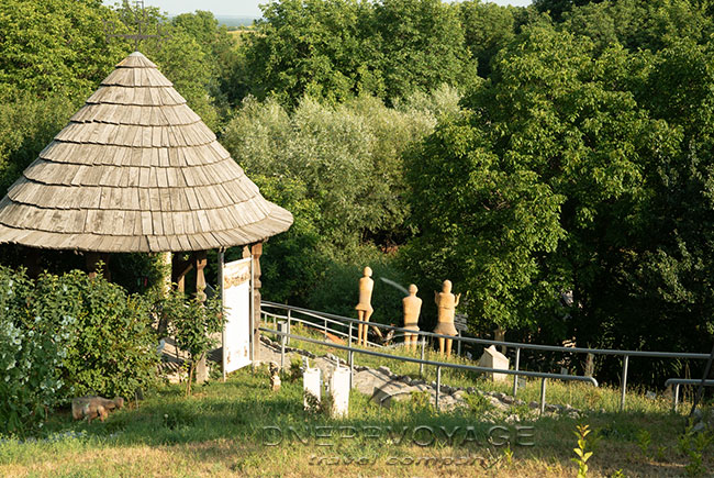 oposhnya besedka zapovednik foto